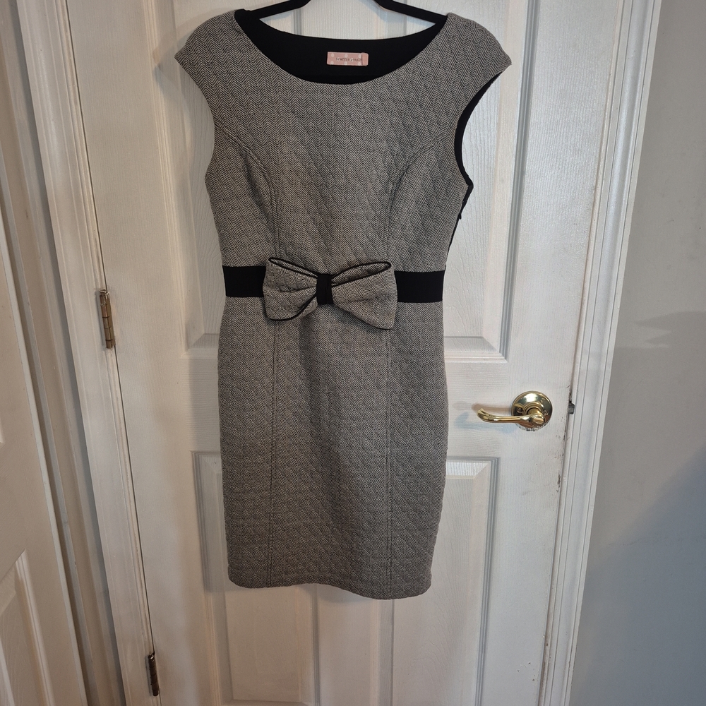 Traffic People Elegant Gray Bow Dress